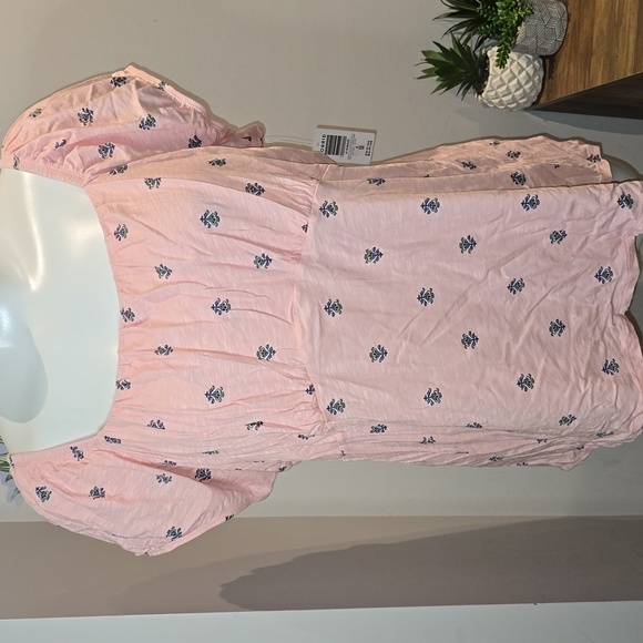 Torrid - Super Soft Slub Scoop Neck Bust Fitted Top in Almond Blossom Pink​​​ - Picture 2 of 14